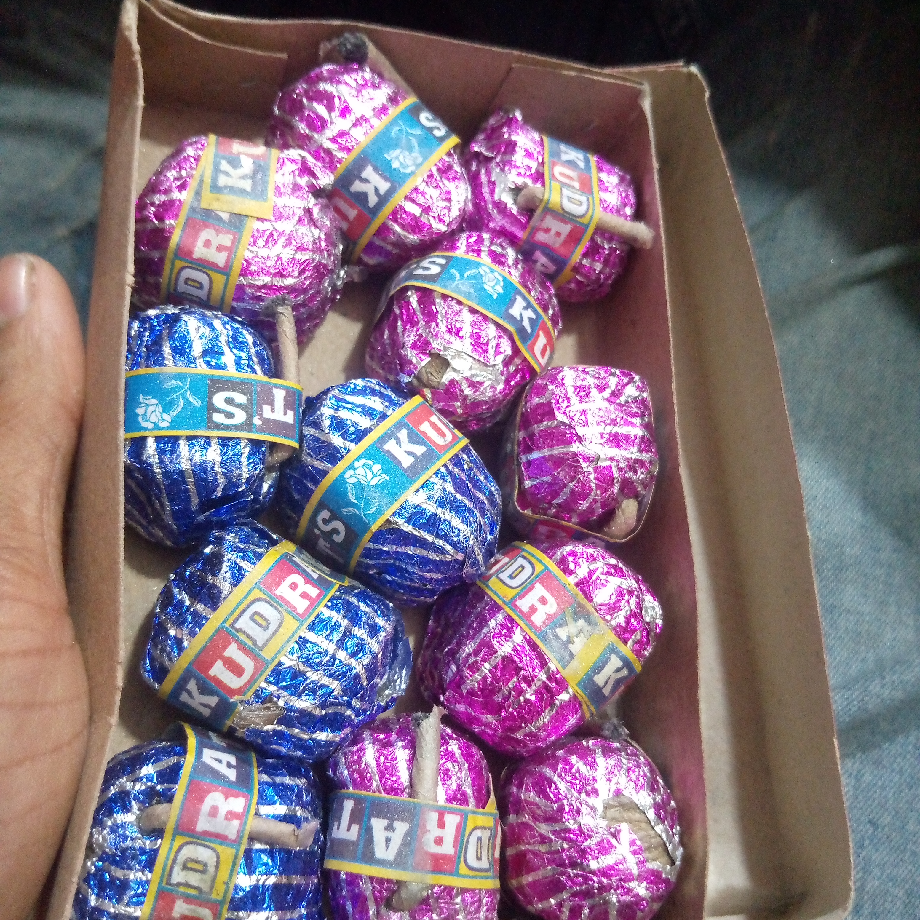 chocolate,fancy, box 12 psc